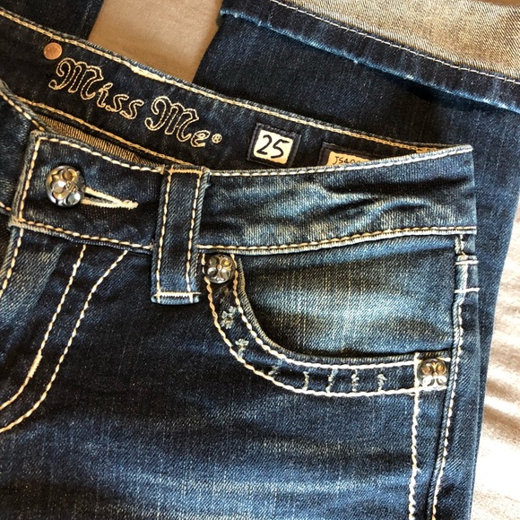 Miss Me Crop Distressed Jeans JS4009C9 Size 25 EUC - Picture 4 of 8
